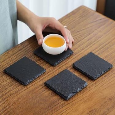 Imagem de Conjunto de porta-copos quadrados de 4 peças – tapetes de bebida resistentes ao calor de pedra preta para casa, bar e mesa de centro (preto)