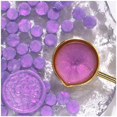 Imagem de Briartw 1000 contas octogonais de cera aurora – grânulos roxos crepúsculos com glitter para selos (faz carimbo de 2,5 a 3 cm), cera metálica que muda de cor para cartas, convites, selos de casamento