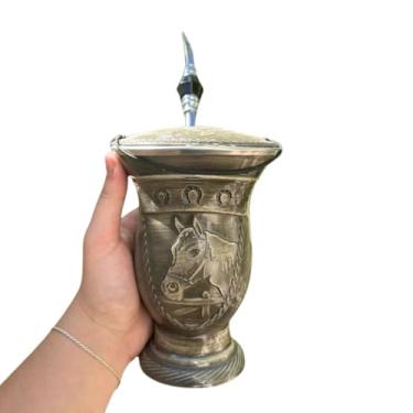 Imagem de Kit Chimarrão: Cuia Porongo com Gravura de Cavalo, Bomba de Inox e Bocal de Inox (Bege pedra preta)