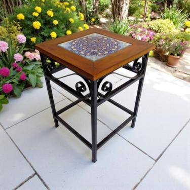 Imagem de Banquinho Rústico em Ferro e Madeira Maciça com Azulejo Decorativo – Banco Artesanal Estilo Industrial para Cozinha, Sala e Área Gourmet (5, G6)