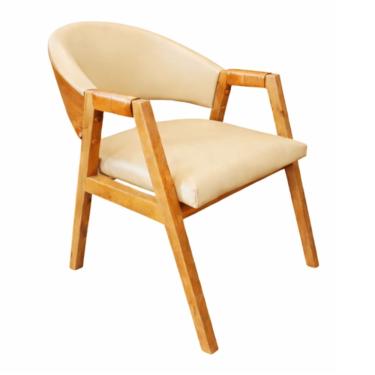 Imagem de Cadeira Milano Estofada em Corino com Base de Madeira Caramelo Bege Liberty Móveis