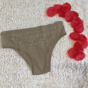 Imagem de Calcinha Gestante e Pós Operatório em Algodão com Detalhe em Renda - V