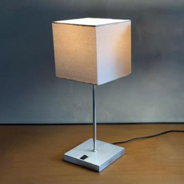 Imagem de Abajur Luminária de Mesa Clássico Quadrado Escovado Com Interruptor Com Cúpula de Algodão Bege Ref 47 Decoração Casa, Sala, Escritorio, Quarto