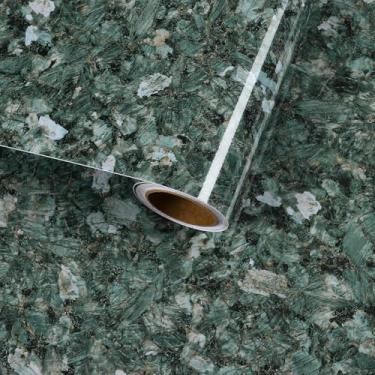 Imagem de VaryFloral Papel de contato Terrazzo verde esmeralda descascar e colar bancadas papel de parede de granito à prova d'água brilhante para banheiro cozinha Backsplash envoltório de vinil de mármore