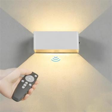 Imagem de Luminárias de parede LED operadas por bateria, reguláveis com controle remoto, arandela interna com sensor de movimento, luminária de parede recarregável sem fio, luz para cima e para baixo,