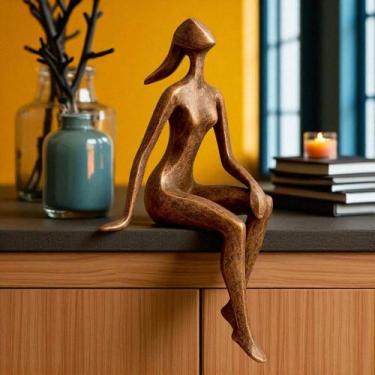 Imagem de Escultura "Além do Horizonte" - Figura Feminina sentada e pensativa em