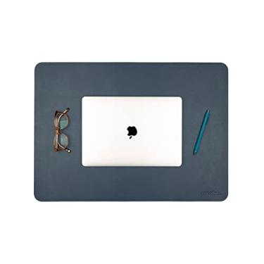 Imagem de Tapete de mesa de couro vegano ANECDOTE - Tapete de mesa de 59,9 cm x 43 cm para o seu escritório. Este tapete de mouse grande de qualidade tem elegância chique, aparência profissional e toque