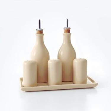 Imagem de Galheteiro Gourmet 6 Peças em Cerâmica Elegância e Organização para sua Mesa Posta,Bandeja e Bico Dosador – Porta Azeite, Vinagre, Sal,Pimenta e paliteiro (AREIA)