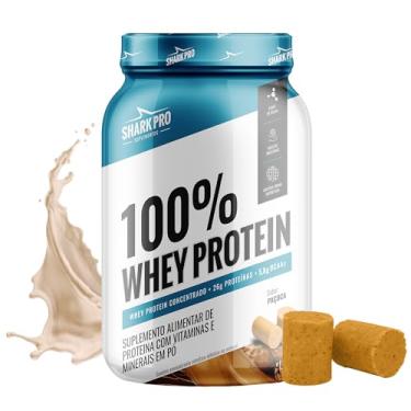 Imagem de Shark Pro 100% Whey Protein Sabor Paçoca - 26g de Proteína por Porção - 5,8g de BCAAs - Suplemento Alimentar de Proteínas com Vitaminas e Minerais em Pó - Textura Cremosa - 900g Pote