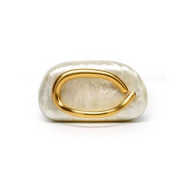 Imagem de blinkgooblink Bolsa clutch feminina de couro PU, bolsa de ombro com corrente de metal, bolsa transversal, Bege