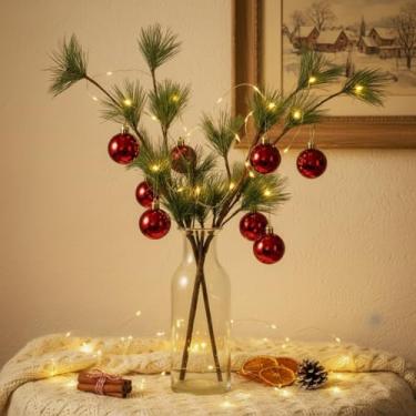 Imagem de Norme 2 ramos de pinheiro artificiais iluminados com bola vermelha de Natal de 61 cm, galhos de pinheiros, para arranjos de flores, presentes de Natal ao ar livre para amantes e amigos