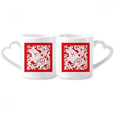 Imagem de Conjunto de canecas de porcelana para casal zodíaco chinês cortado em papel com alça de coração