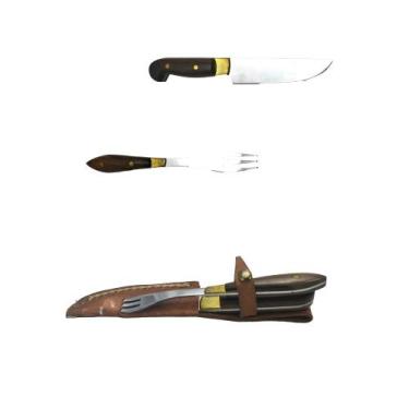 Imagem de Kit Talheres Garfo e Faca médio c/ bainha de couro camping churrasco. 