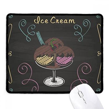 Imagem de Tapete de borracha para jogos com três bolas de sorvete de chocolate doce