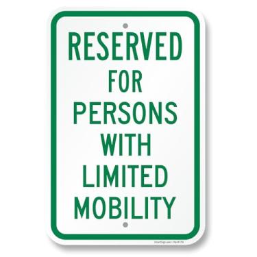 Imagem de SmartSign Placa de estacionamento reservada para pessoas com mobilidade limitada, composto de alumínio de 120 mm (ACM), material reflexivo de grau de engenheiro, verde/branco, feito nos EUA, 100 anos