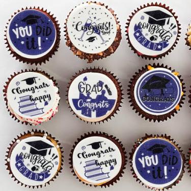 Imagem de Ephlyn 54Pcs Edible 2025 Graduation Cupcake Toppers Wafer Paper Grad Cap Cupcake Picks Diploma Done Congrats Grad Cake Decorations for Class of 2025 Graduation Party Supplies Purple