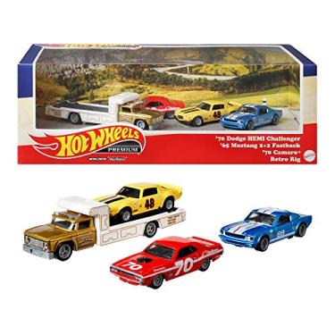 Imagem de Hot Wheels Premium Collector Set Includes 70 Dodge Challenger Hemi, 65 Mustang 2+2 Fastback, 70 Camaro and Retro Rig