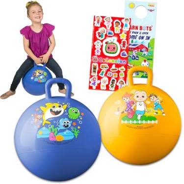 Imagem de Bola Hopper para crianças, pacote com 2 bolas de atividades de 38 cm com adesivos Baby Shark e CoComelon Plus, mais | Bola de salto para meninos e meninas, atividades ao ar livre, festas