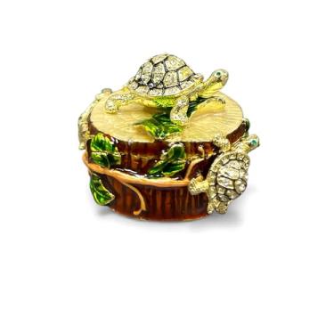 Imagem de Cristiani Collezione Caixa de bugigangas de tartaruga com joias, estanho banhado a ouro 14K com cristais austríacos, design de tronco de árvore esmaltado, fecho magnético, 7 x 5 x 4 cm