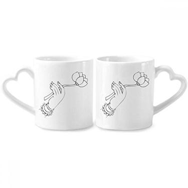 Imagem de Conjunto de canecas de porcelana para casais, estampa de linha de mão de lótus, com alça de coração