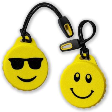 Imagem de 2 capas ultra fortes compatíveis com Apple AirTag, suporte oculto para crianças, GPS de rastreamento de ar resistente, fácil e seguro anexar à mochila ou alça para segurança das crianças, dois emojis