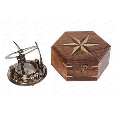 Imagem de Bússola de bronze vintage com mostrador de sol US/bússola magnética direcional para navegação/bússola de mostrador solar para acampamento, caminhadas, passeio...
