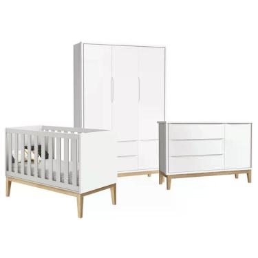 Imagem de Quarto Infantil Classic 3 Portas Branco Fosco Com Pés Madeira Natural Reller Móveis