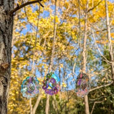 Imagem de KEINIA Prisma de cristal DIY Suncatchers, 3 peças AB Flower Prism pendurado cristal para janelas, lustres, jardim e decoração de casa