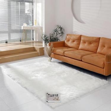 Imagem de linmopm Tapete de pele sintética de carneiro, felpudo, fofo, felpudo, 1,5 x 2,1 m, tapetes brancos para quarto, cabeceira, cama, chão, sala de estar, tapete de pelúcia retangular de alta densidade,