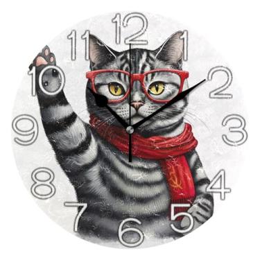 Imagem de GAIGEO Relógio de parede analógico decorativo operado por bateria silencioso para sala de aula, decoração de parede de fazenda moderna, gato fofo acenando, 25 cm, ponteiros pretos