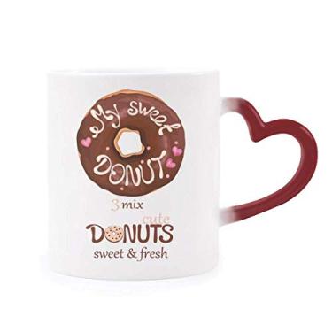 Imagem de Caneca de chocolate com rosquinha de sobremesa doce sensível ao calor Caneca vermelha que muda de cor