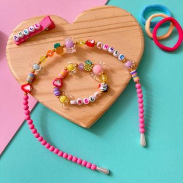Imagem de Kit Tiara de Cabelo Missangas Rosa Angel + Pulseira + Chips + Xuxinha 