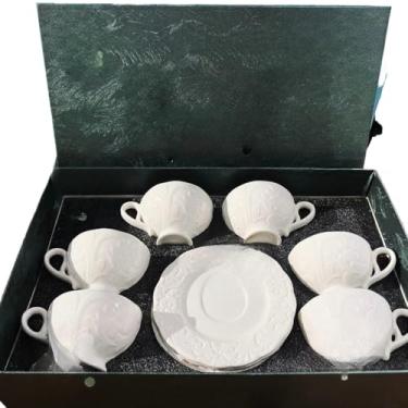 Imagem de Conjunto de Seis Requintadas XíCaras de Café em Porcelana Branca para Uso DiáRio, com Pires, Capacidade para 100 Ml.(Modelo - 1 (100mL))