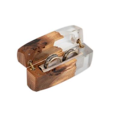Imagem de RWA Caixa de anel de noivado dupla de luxo fina epóxi e joias de madeira para pedido de casamento, organizador de caixa de joias feito à mão, suporte de anel de lembrança para noiva, porta-anel FLASH