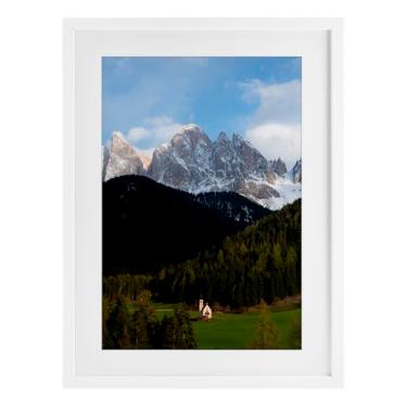 Imagem de Stupell Industries Capela solitária em Dolomitas Impressão emoldurada branca sob vidro, design por Jared Kreiss, 20 x 14