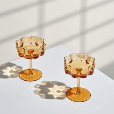 Imagem de Khen Flower Vintage Wavy Glass Coupes Martini, Champagne & Cocktail Coupes - Conjunto de copos coloridos de coquetel de 59-200 ml e champanhe, Prosecco, Mimosa Glassware Design de Direitos Autorais