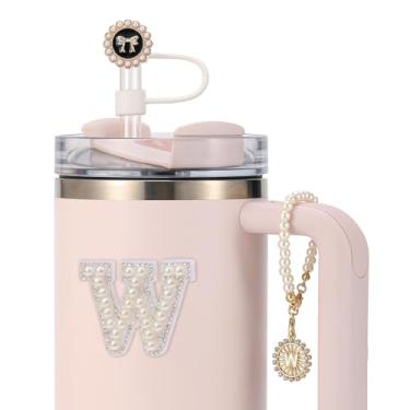 Imagem de 3 peças Stanley Cup Accessories - Capa de canudo para copo de 30 e 1,134 g, topo de palha de 10 mm, corrente de pingentes iniciais de silicone para decoração de alça e adesivo de letras - W