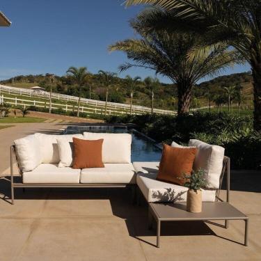 Imagem de Conjunto Jardim e Varanda 1 Chaise 1 Sofá 1 Puff 1 Mesa Lateral Refúgio Cabecasa Madeiramadeira Champanhe/Quaker areia