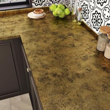 Imagem de Wallderful Papel de parede metálico antigo gótico de aço inoxidável escovado dourado enferrujado para bancadas, papel de parede de metal industrial removível para armário de vinho, forro de bancada de