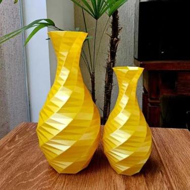 Imagem de Kit 2 Vasos Decorativos Geométricos Modernos para Sala – Peças de Decoração 3D Elegantes (Amarelo Dourado)