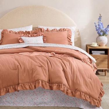 Imagem de BLOOMHAVEN Conjunto de edredom King - 7 peças de cama de outono com babados, cama de fazenda chique gasto em uma bolsa, edredom com babados, lençóis florais, fronhas e fronhas