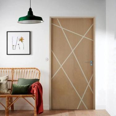 Imagem de Kit Porta de Madeira Frisada 215,5x66,5cm Batente 14cm Fechadura Manua