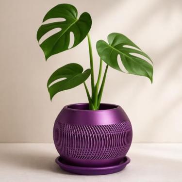 Imagem de Vaso Decorativo Moderno em Metal Roxo, Design Geométrico Vazado, Redondo para Plantas, Estilo Contemporâneo