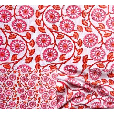 Imagem de Tecido 100% algodão impresso à mão por The Yard pré-cortado 111 cm de largura – Tecido premium para suprimentos de costura estofados de tecido acolchoado (estampa floral branca e rosa, 1 metro