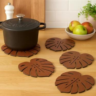 Imagem de Kit de 5 Descansos de Panela em Madeira, Formato Folha Tropical Monstera, Protetor de Mesa para Cozinha