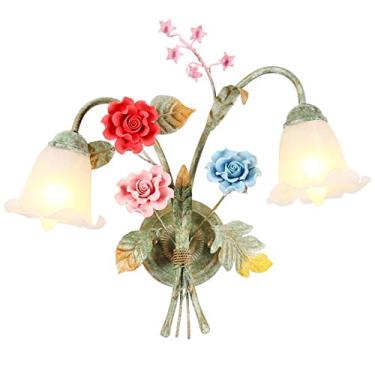 Imagem de Arandelas rústicas de estilo campestre com 2 braços, cúpula de vidro floral, luminárias de cabeceira, aplique de parede em cerâmica com formato de rosa para quarto, sala de estar, corredor e