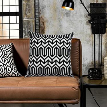 Imagem de Capa Almofada Jacquard Estampada Nallu Decor 45x45 Bege e Preto com Zí