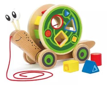 Imagem de Brinquedo Caracol Hape Com Rodas De Madeira Corda De Puxar