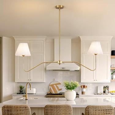 Imagem de Vloitgol Luminária linear de ilha de cozinha com 2 luzes, lustre moderno para sala de jantar, luminária sobre mesa, pingente dourado com sombra plissada branca para mesa de jantar (ouro)