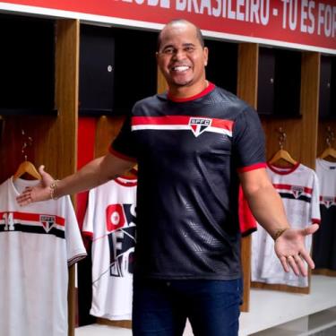 Imagem de Camisa Sao Paulo Oficial Plus Size 2005 Yokohama Tri Mundial Spfc 2025 Preta (Preto, G6, São Paulo FC)